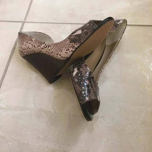 NIB Sole Society Leather Snake Pep Toe Wedges - Picture 9 of 12